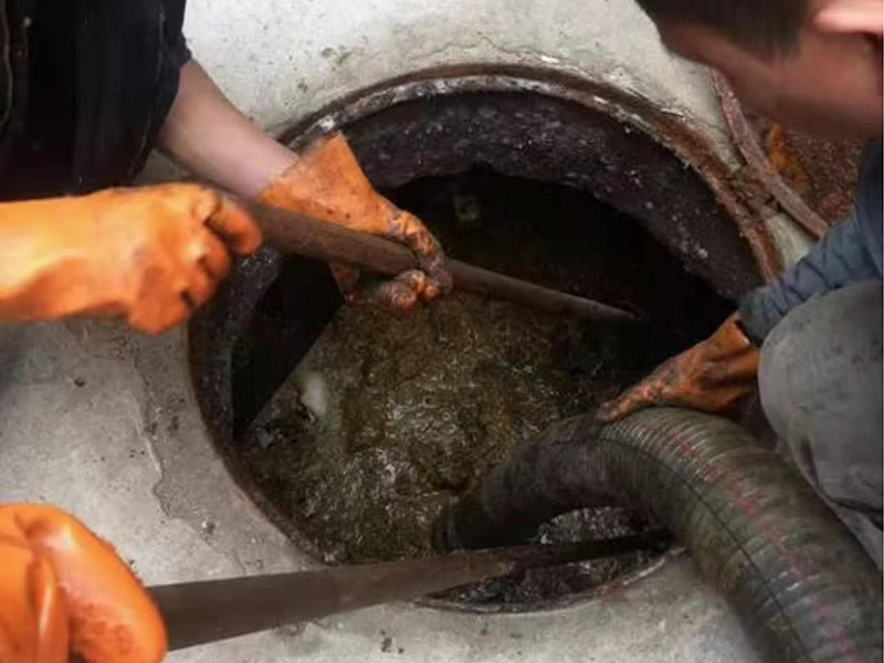 彭州清理化粪池时如何避免沼气的危害?